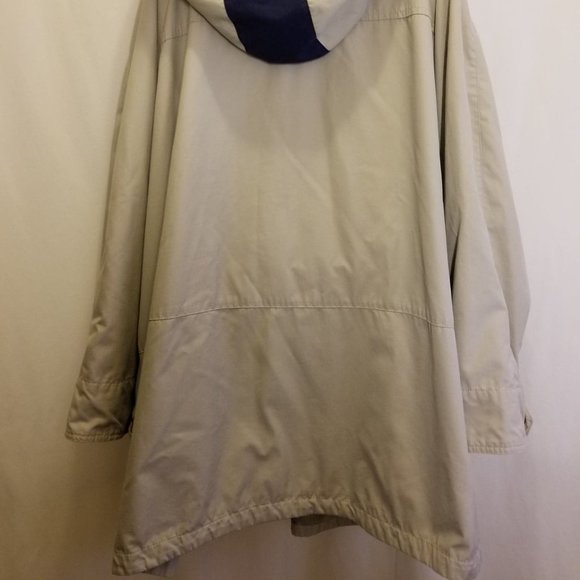 Coat - Picture 4 of 4